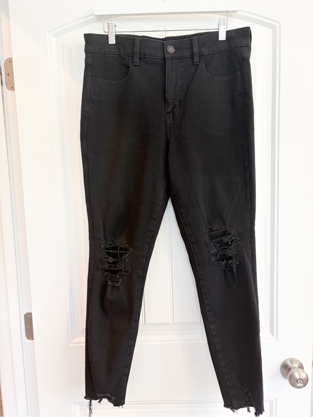 American Eagle Outfitters Black Distressed Skinny Jeans